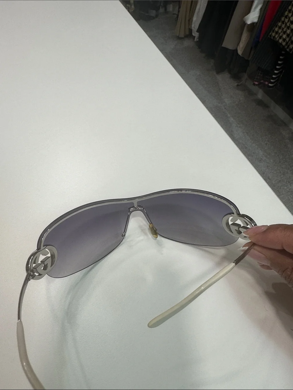 Women's authentic Gucci Shield Sunglasses in Gray